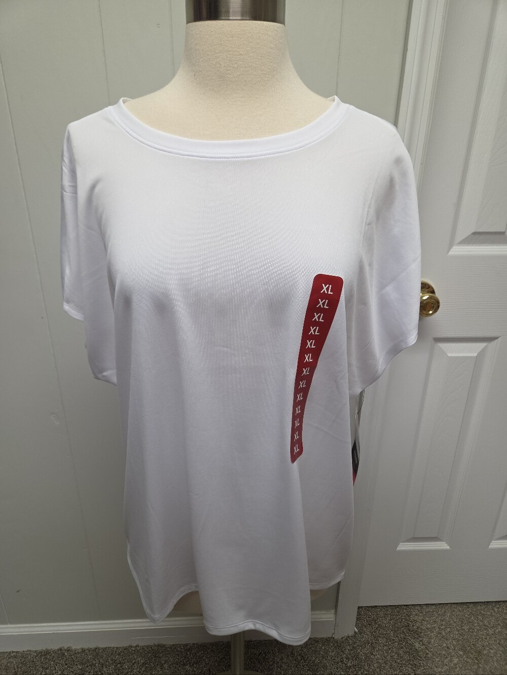 Skechers Women’s Performance Tee Shirt Size XL NWT White Vented In Back